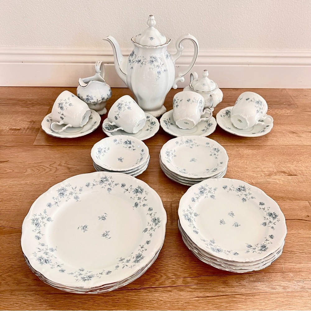 Fine Porcelain Dinnerware Set in White with Blue Floral Pattern